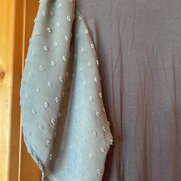 Nice green blouse size large gently worn - Picture 3 of 3